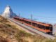 Trains Modernes sur la Ligne Iconique Gornergrat en Suisse - Gare Express
