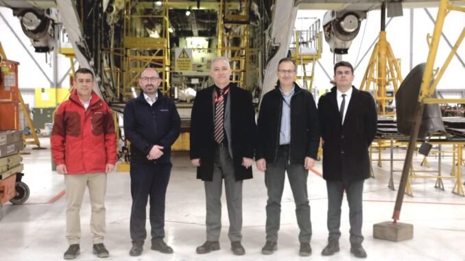 Visite du C-130J au Royaume-Uni - Gare Express