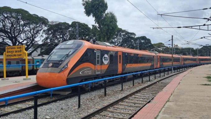Rafraîchissement Vande Bharat dans le Sud de l'Inde - Gare Express